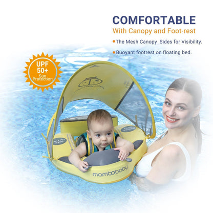 Glückliches Baby schwimmt sicher in der Mambobaby™ Marienkäfer Schwimmhilfe