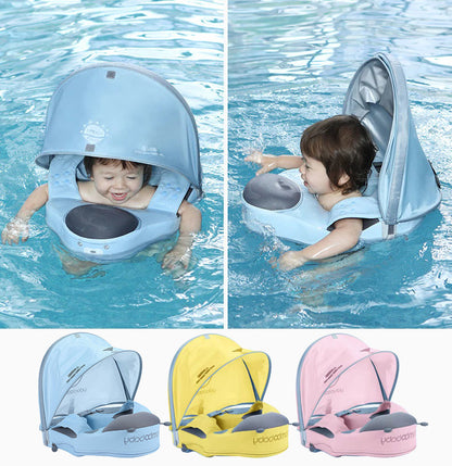 Ein Kleinkind nutzt den Mambobaby™ Marienkäfer Schulter-Trainer sicher im Pool.
