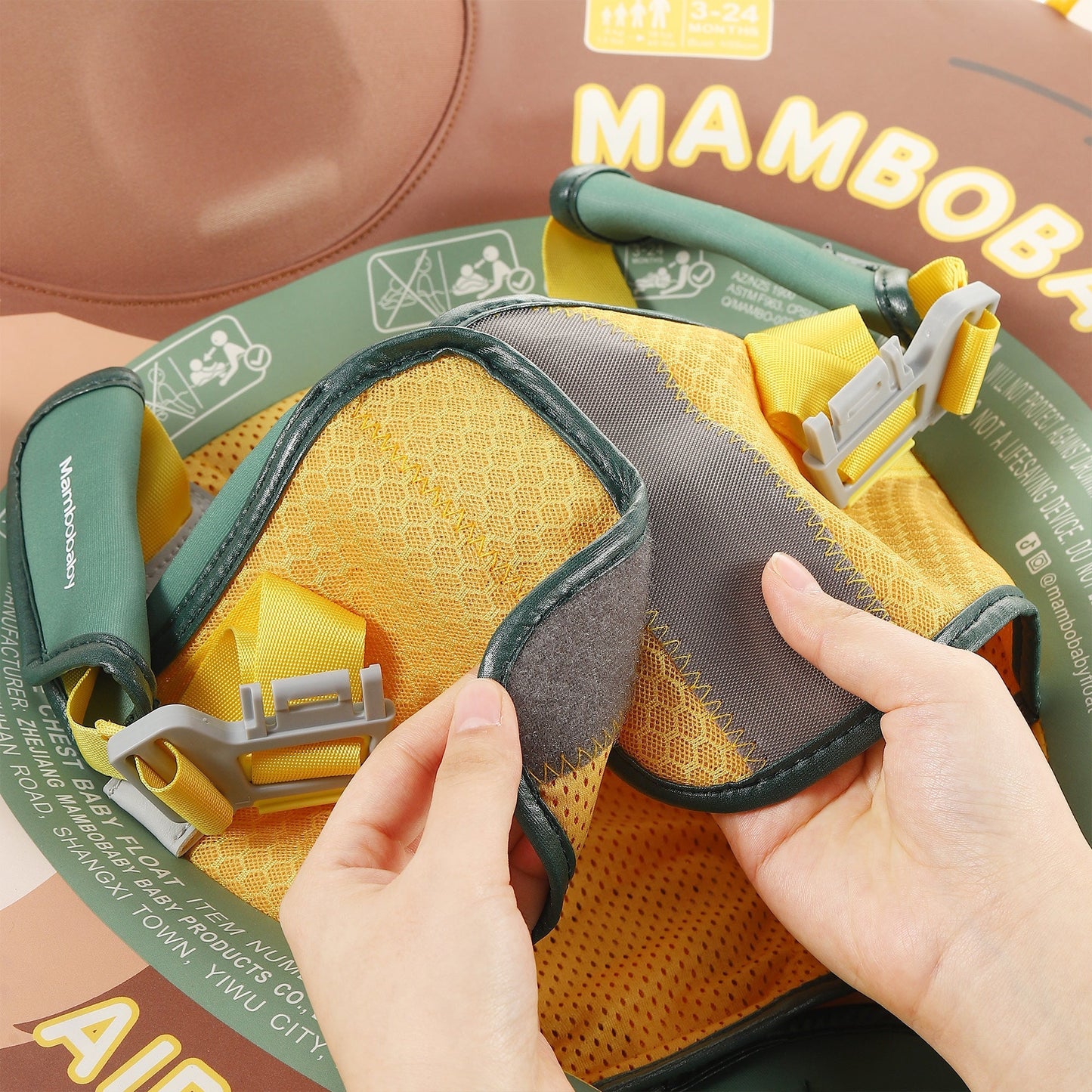 Detailansicht des Mambobaby™ Faultier Sicherheitsverschlusses mit Druckknopf